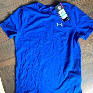 Boys Under Armour short sleeve tshirt. Size Large